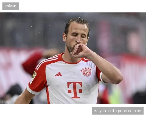 德泽尔比的球队延续稳定发挥,最终以53分排名联赛上半区。 德泽尔比的球队延续稳定发挥,最终以53分排名联赛上半区。